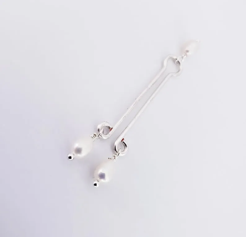 Non Piercing Intimate Labia Clip with Pearls.